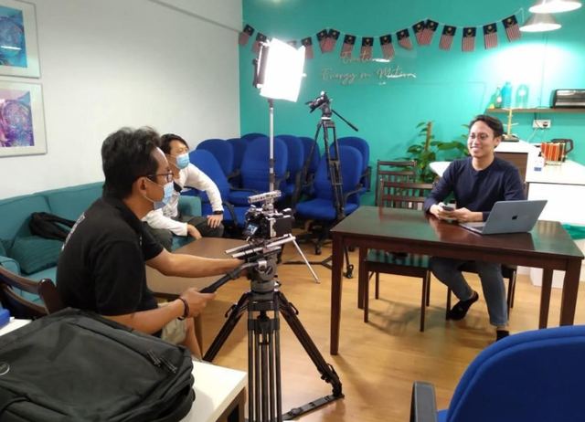 Contact May Vision Multimedia